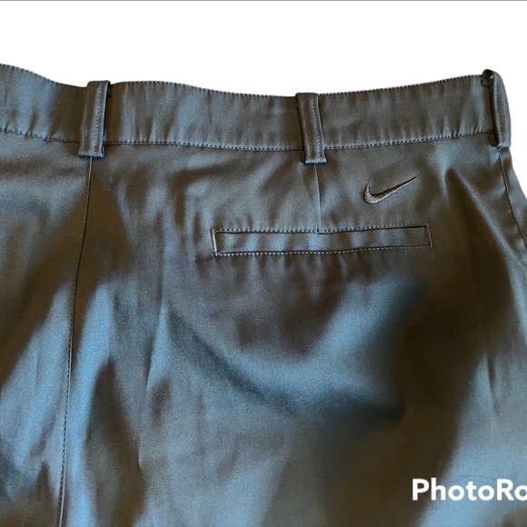 Nike Golf Shorts - Picture 4 of 5